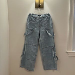 Very nice MISSGUIDED wide leg light blue wash jeans super cute